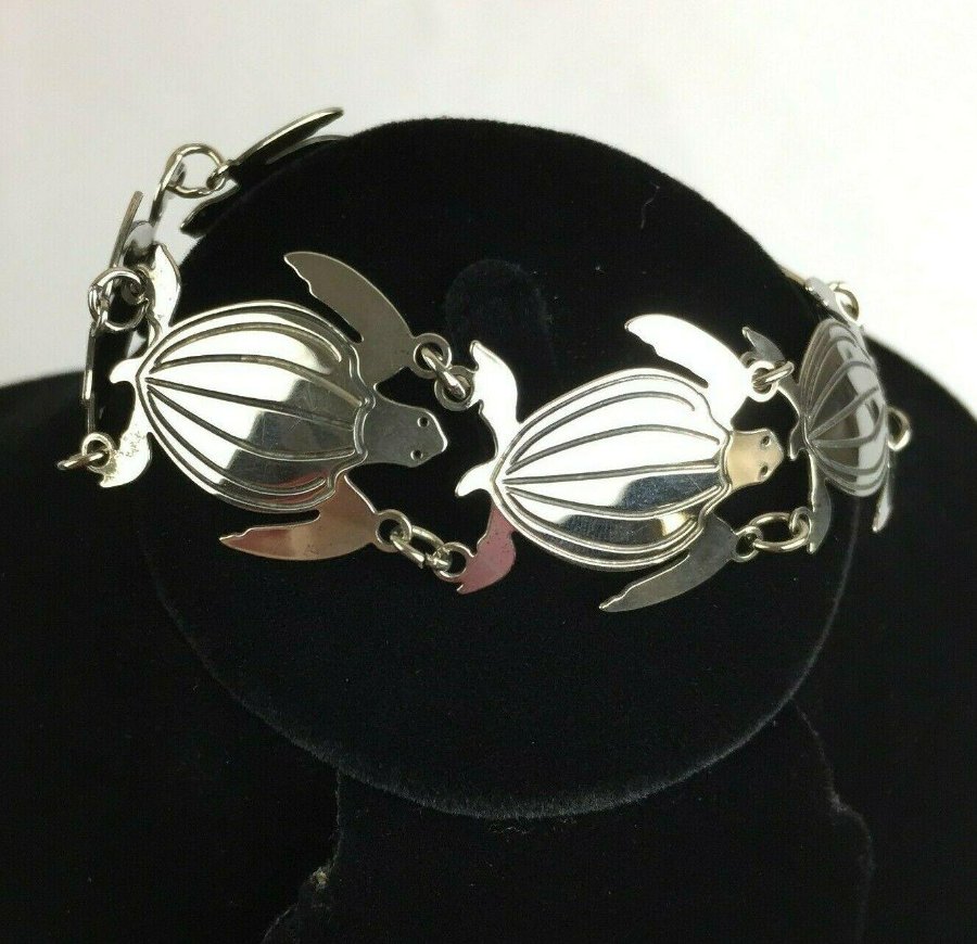 Wild Bryde Sea Turtle Bracelet, Earrings Full Body, Naturalistic, Hallmark Photo - Unofficial Rainforest Collector's Guide