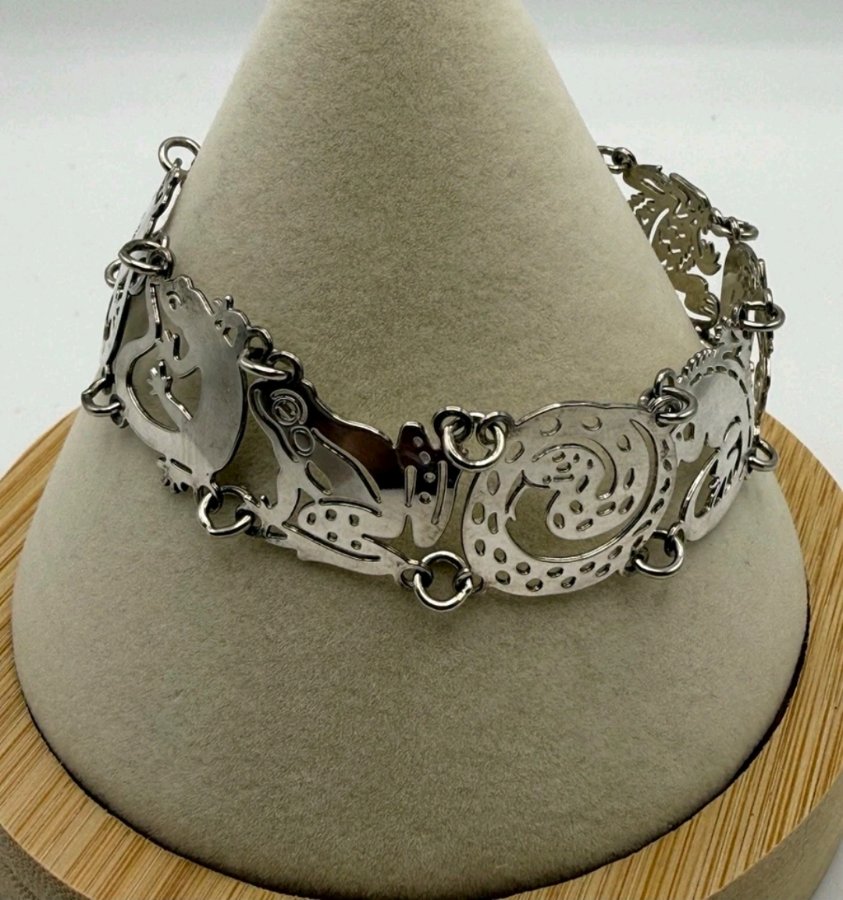 Wild Bryde Frog & Lizard & Snake & Sea Turtle Bracelet Full Body - Unofficial Rainforest Collector's Guide