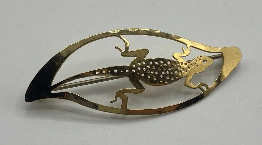 Wild Bryde Yellow-Spotted Night Lizard Brooch Full-Body, Framed, Species Ambiguous - Unofficial Wild Bryde Collector's Guide