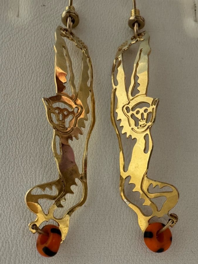 Wild Bryde Gibbon Earrings Full-Body, Species Ambiguous, Theme Overlap - Unofficial Wild Bryde Collector's Guide