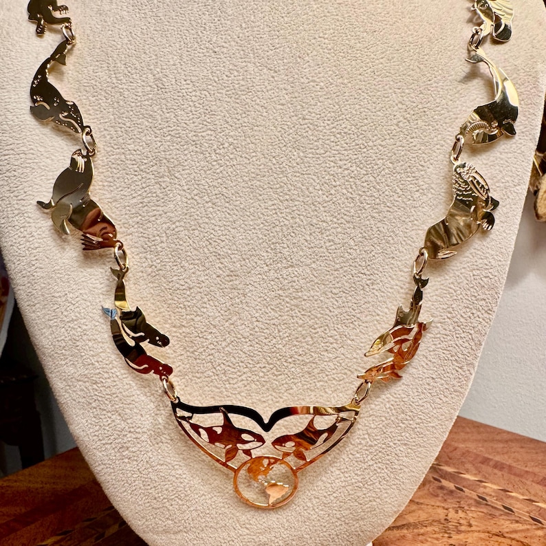 Wild Bryde Beluga Whale & Humpback Whale & Bottlenose Dolphin & Common Dolphin & River Dolphin & Sea Lion & Leopard Seal & Sea Otter & Manatee & Narwhal & Walrus & Orca Necklace Full-Body, Whimsical, Pairs and Families - Unofficial Wild Bryde Collector's Guide