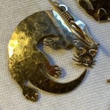 Wild Bryde Giant Otter Earrings Full-Body, Species Ambiguous, Species Photo - Unofficial Wild Bryde Collector's Guide