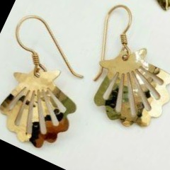 Wild Bryde Scallop Earrings Species Photo - Unofficial Wild Bryde Collector's Guide