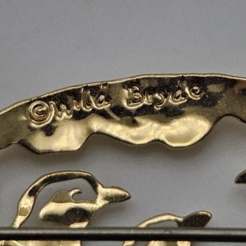 Wild Bryde Magellanic Penguin Brooch Full-Body, Landscape, Naturalistic - Unofficial Wild Bryde Collector's Guide