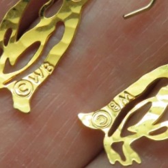 Wild Bryde Magellanic Penguin Earrings Full-Body, Naturalistic, Species Ambiguous - Unofficial Wild Bryde Collector's Guide