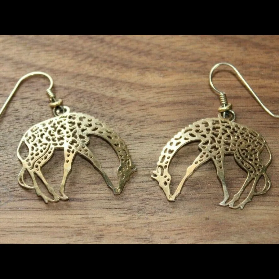 Wild Bryde Giraffe Earrings Full-Body, Naturalistic, Species Photo - Unofficial Wild Bryde Collector's Guide