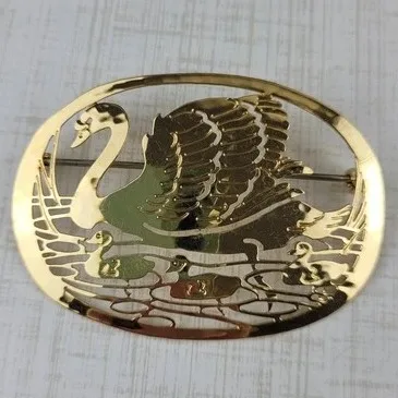 Wild Bryde Swan Brooch Full-Body, Pairs and Families, Framed - Unofficial Wild Bryde Collector's Guide