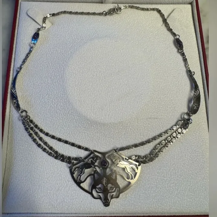 Wild Bryde Gray Wolf Necklace Full-Body, Face Only, Framed - Unofficial Wild Bryde Collector's Guide