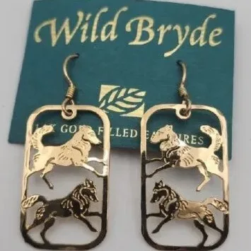 Wild Bryde Gray Wolf Earrings, Pendant, Brooch, Pin Full-Body, Framed, Pairs and Families - Unofficial Wild Bryde Collector's Guide