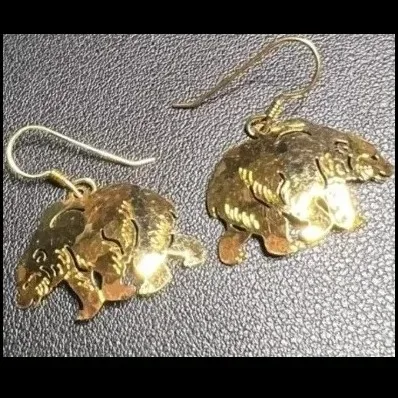 Wild Bryde Grizzly Bear Earrings Full-Body, Naturalistic, Hallmark Photo - Unofficial Wild Bryde Collector's Guide