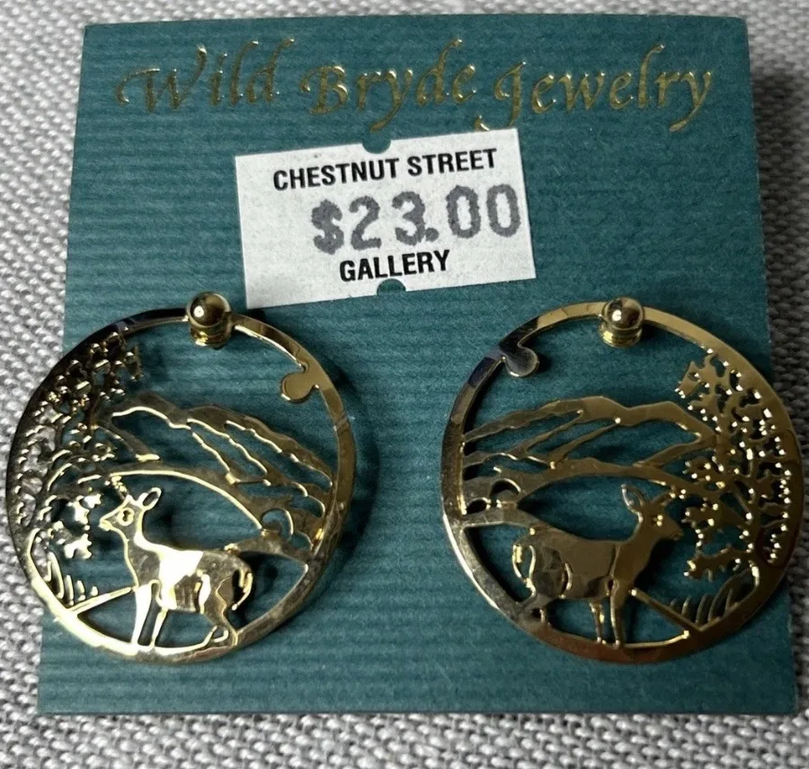 Wild Bryde White-Tailed Deer Pin, Posts Full-Body, Landscape, Framed - Unofficial Wild Bryde Collector's Guide