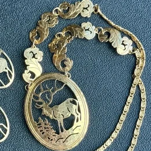 Wild Bryde Elk Earrings, Pendant, Necklace, Brooch Full-Body, Framed, Landscape - Unofficial Wild Bryde Collector's Guide