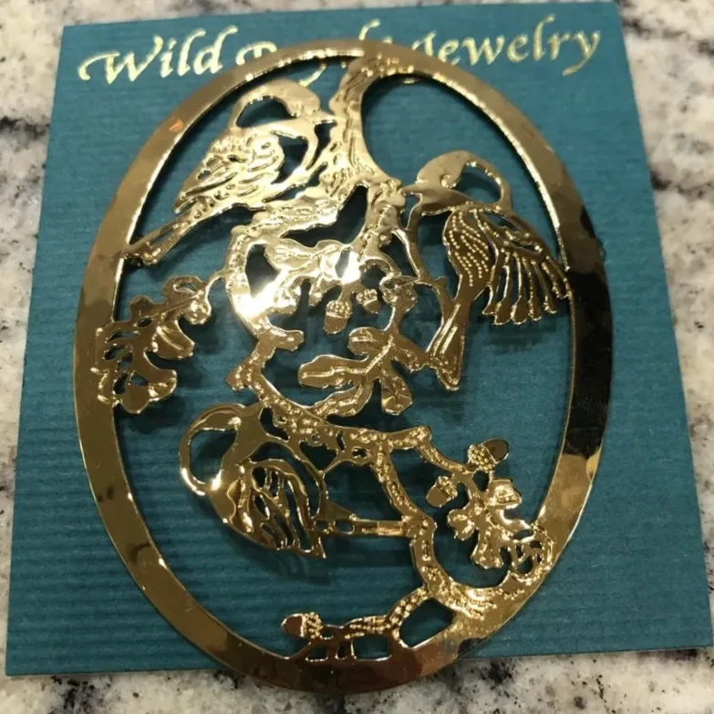 Wild Bryde Chickadee Brooch Full-Body, Landscape, Framed - Unofficial Wild Bryde Collector's Guide