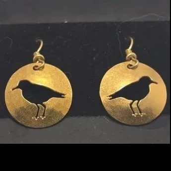Wild Bryde Plover Earrings Full-Body, Framed, Hallmark Photo - Unofficial Wild Bryde Collector's Guide