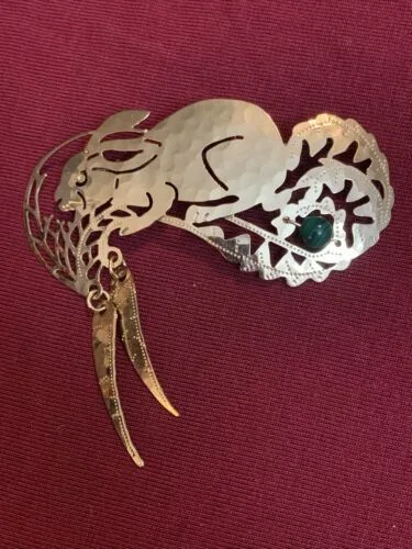 Wild Bryde Cottontail Brooch Full-Body, Landscape, Whimsical - Unofficial Wild Bryde Collector's Guide