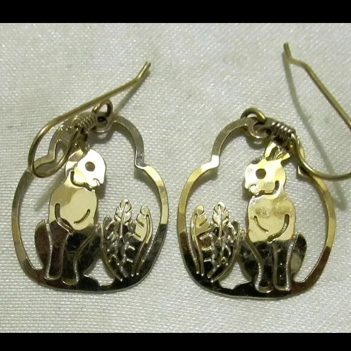 Wild Bryde Cottontail Earrings Full-Body, Landscape, Framed - Unofficial Wild Bryde Collector's Guide