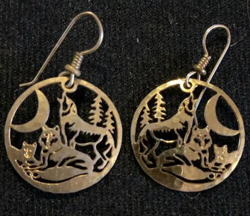 Wild Bryde Gray Wolf Brooch, Earrings Full-Body, Landscape, Pairs and Families - Unofficial Wild Bryde Collector's Guide