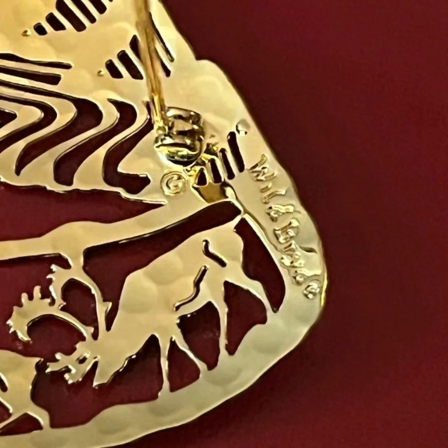 Wild Bryde Elk Brooch Full-Body, Landscape, Framed - Unofficial Wild Bryde Collector's Guide