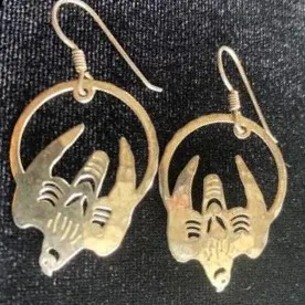 Wild Bryde Peregrine Falcon Earrings Full-Body, Framed - Unofficial Wild Bryde Collector's Guide