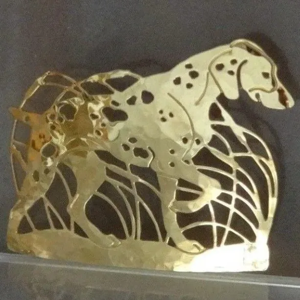 Wild Bryde Pointer Brooch Full-Body, Landscape - Unofficial Wild Bryde Collector's Guide