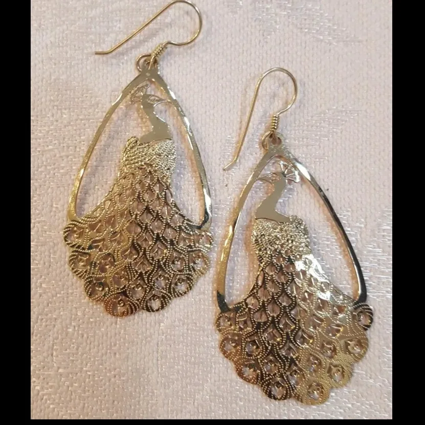 Wild Bryde Peacock Earrings, Pendant Full-Body, Framed, Hallmark Photo - Unofficial Wild Bryde Collector's Guide