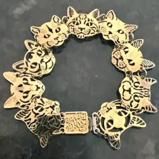 Wild Bryde Persian & Burmese & Siamese & Somali & Abyssinian & Scottish Fold & Maine Coon & Cat Bracelet Face Only, Dangles or Articulation, Hallmark Photo - Unofficial Wild Bryde Collector's Guide
