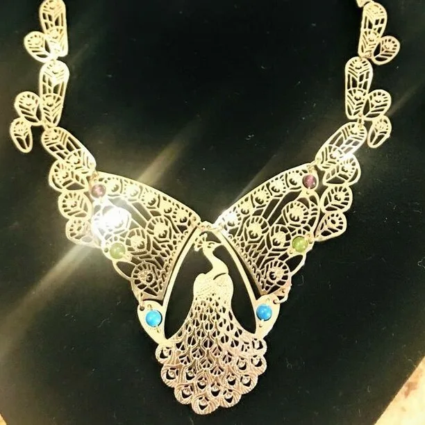 Wild Bryde Peacock Necklace Full-Body, Framed, Dangles or Articulation - Unofficial Wild Bryde Collector's Guide