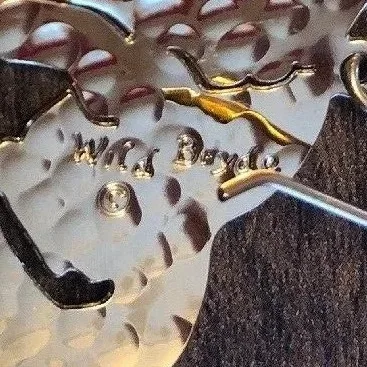 Wild Bryde Persian Earrings, Posts Full-Body, Hallmark Photo, Naturalistic - Unofficial Wild Bryde Collector's Guide