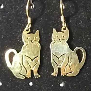Wild Bryde American Shorthair Earrings, Pendant Full-Body - Unofficial Wild Bryde Collector's Guide
