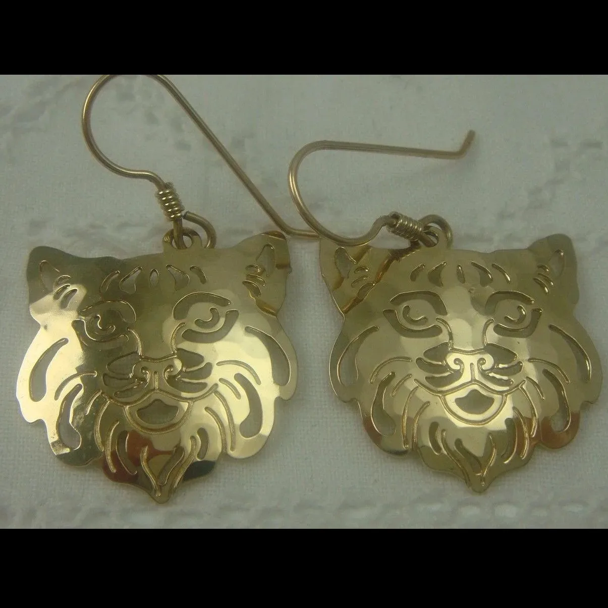 Wild Bryde Maine Coon Earrings Face Only - Unofficial Wild Bryde Collector's Guide