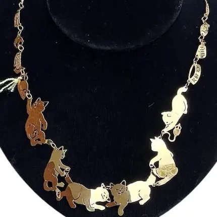 Wild Bryde Kitten & Mouse & Fish Necklace Full-Body, Pairs and Families, Dangles or Articulation - Unofficial Wild Bryde Collector's Guide