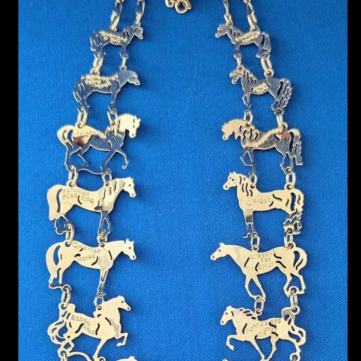 Wild Bryde Horse & Pinto & Welsh Pony & Arabian & Clydesdale & Mustang & Thoroughbred Necklace Full-Body, Dangles or Articulation, Landscape - Unofficial Wild Bryde Collector's Guide