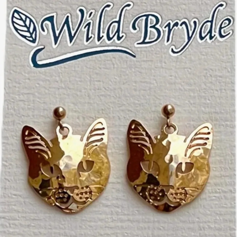 Wild Bryde Cat Posts, Brooch Face Only - Unofficial Wild Bryde Collector's Guide