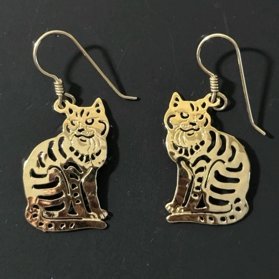 Wild Bryde Tabby Earrings, Brooch, Pendant Full-Body - Unofficial Wild Bryde Collector's Guide