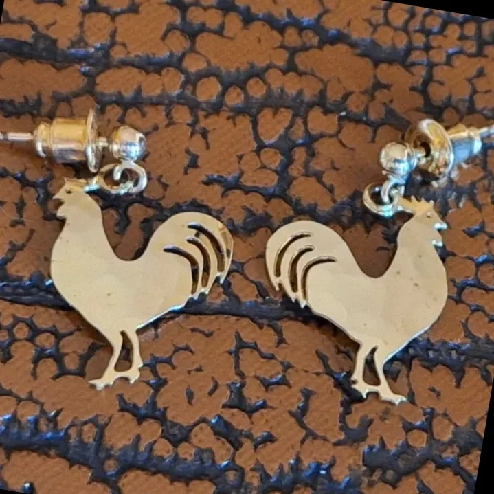 Wild Bryde Rooster Earrings, Posts Full-Body - Unofficial Wild Bryde Collector's Guide