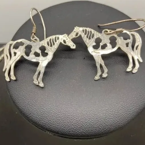 Wild Bryde Pinto Earrings Full-Body, Naturalistic - Unofficial Wild Bryde Collector's Guide