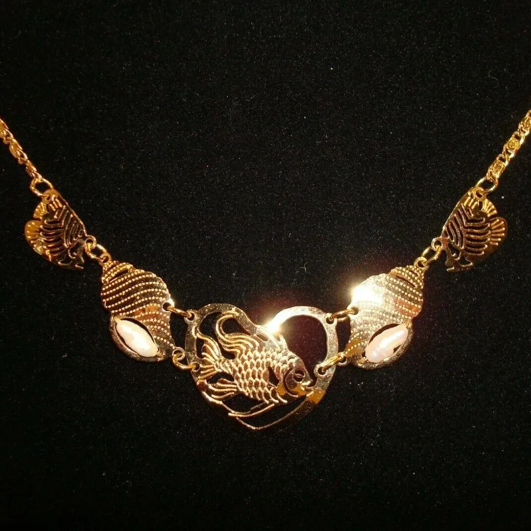 Wild Bryde Goldfish & Butterflyfish & Conch Necklace Full-Body, Framed, Beading - Unofficial Wild Bryde Collector's Guide