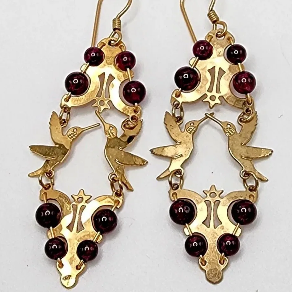 Wild Bryde Hummingbird Earrings Full-Body, Beading, Dangles or Articulation - Unofficial Wild Bryde Collector's Guide