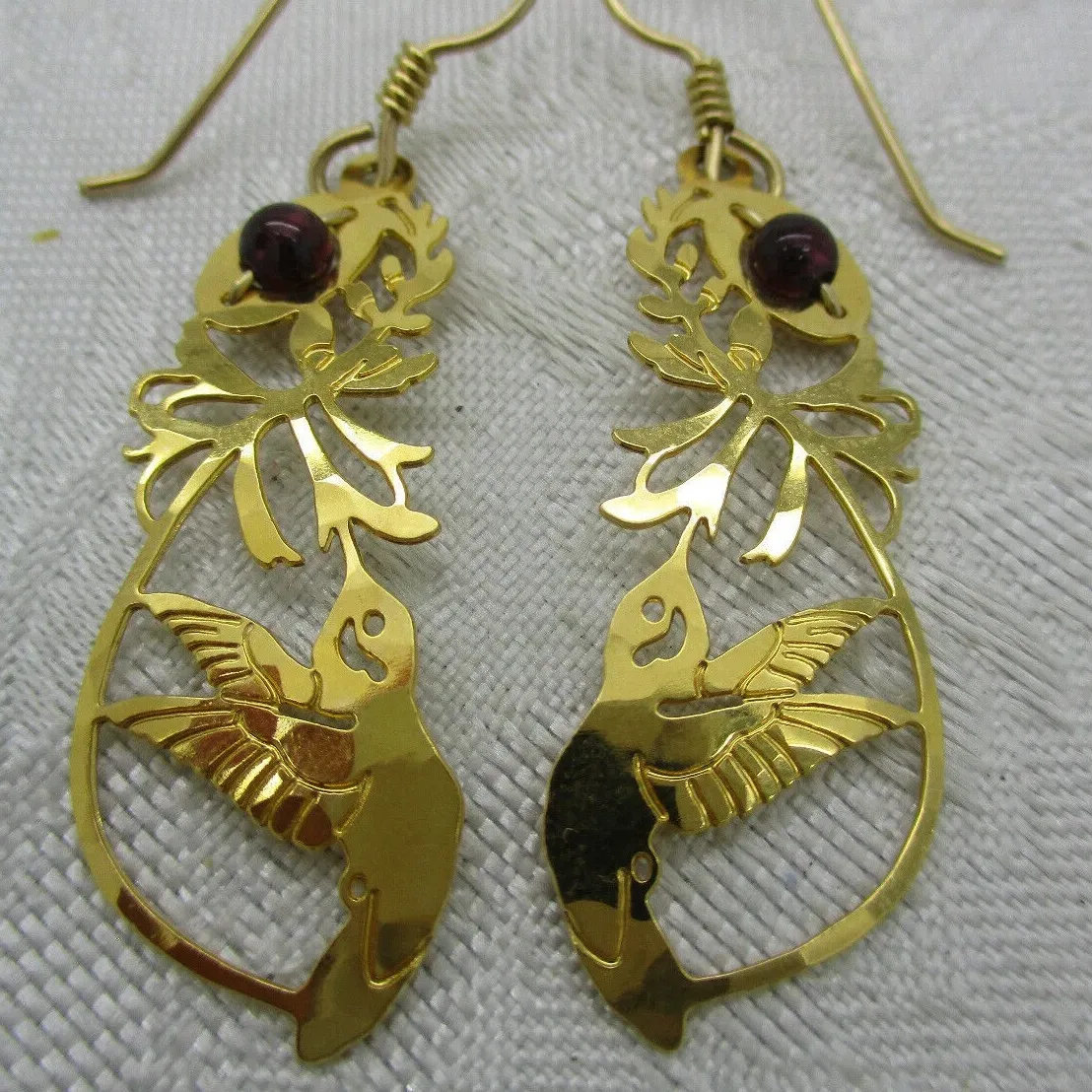 Wild Bryde Black Chinned Hummingbird Earrings Full-Body, Framed, Landscape - Unofficial Wild Bryde Collector's Guide
