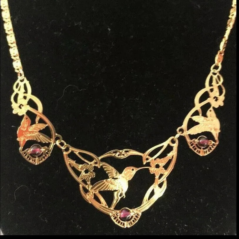 Wild Bryde Hummingbird Necklace Full-Body, Framed, Landscape - Unofficial Wild Bryde Collector's Guide