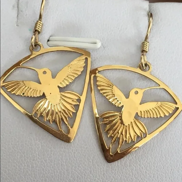 Wild Bryde Broad-Tailed Hummingbird Earrings Full-Body, Framed, Hallmark Photo - Unofficial Wild Bryde Collector's Guide