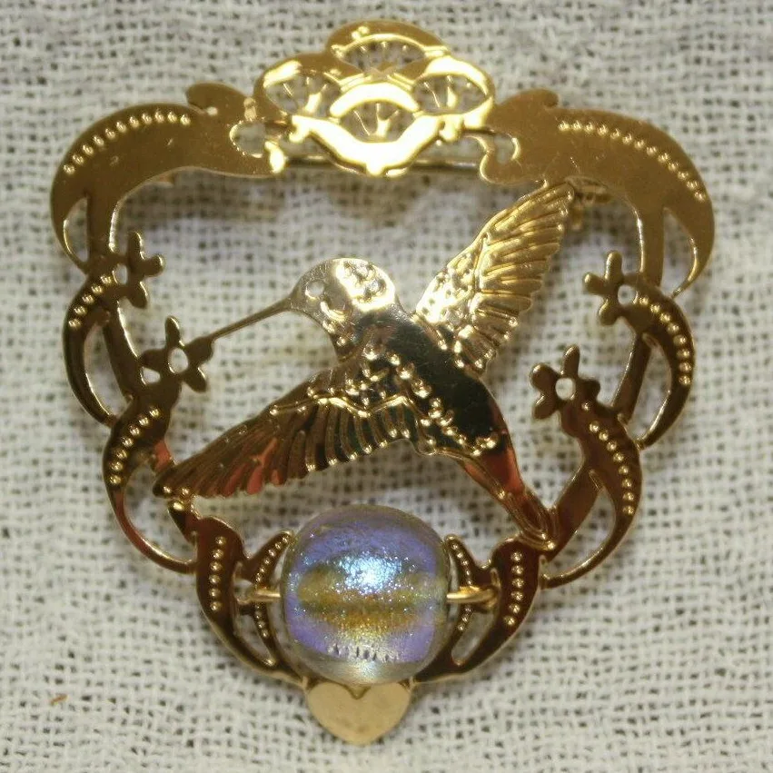 Wild Bryde Hummingbird Pin Full-Body, Framed, Beading - Unofficial Wild Bryde Collector's Guide