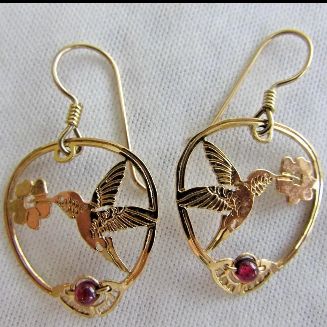 Wild Bryde Anna's Hummingbird Earrings Full-Body, Framed, Landscape - Unofficial Wild Bryde Collector's Guide
