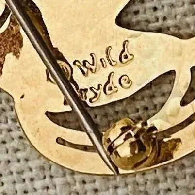 Wild Bryde Horse Brooch Full-Body, Hallmark Photo, Naturalistic - Unofficial Wild Bryde Collector's Guide