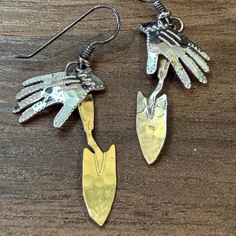 Wild Bryde Gloves & Trowel Earrings Landscape, Whimsical - Unofficial Wild Bryde Collector's Guide