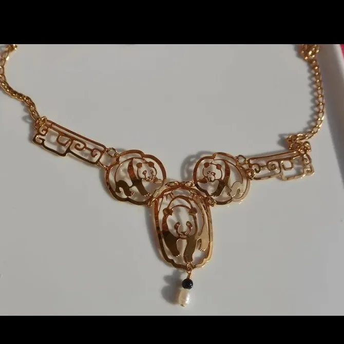 Wild Bryde Panda Necklace Full-Body, Framed, Pairs and Families - Unofficial Wild Bryde Collector's Guide