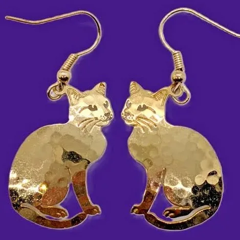 Wild Bryde Cat Earrings, Brooch Full-Body - Unofficial Wild Bryde Collector's Guide