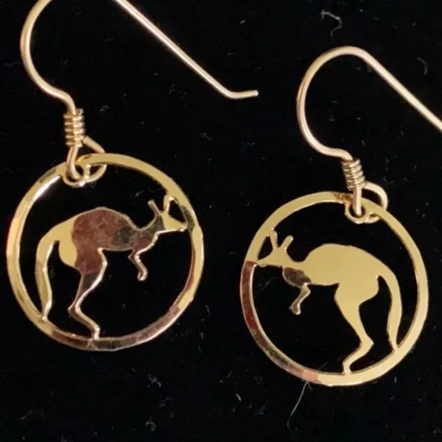 Wild Bryde Kangaroo Earrings, Pendant Full-Body, Framed - Unofficial Wild Bryde Collector's Guide