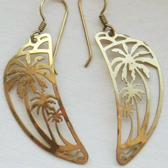 Wild Bryde Landscape Earrings, Posts Landscape, Theme Overlap, Hallmark Photo - Unofficial Wild Bryde Collector's Guide