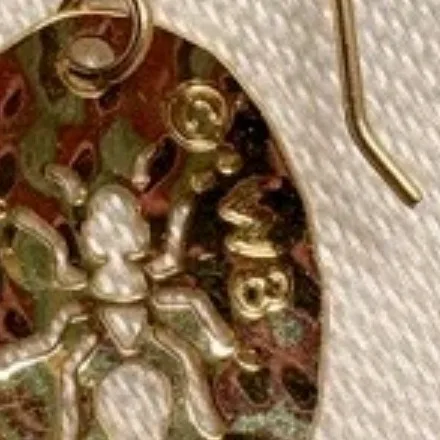Wild Bryde Leaf-Cutter Ant Earrings Species Photo, Hallmark Photo - Unofficial Wild Bryde Collector's Guide